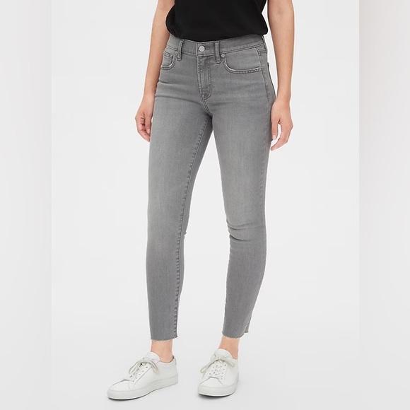 GAP | Mid Rise True Skinny Jeans in Grey Wash - Picture 1 of 5